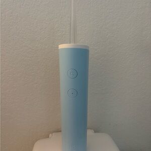 LIKE NEW QUIP Water Flosser